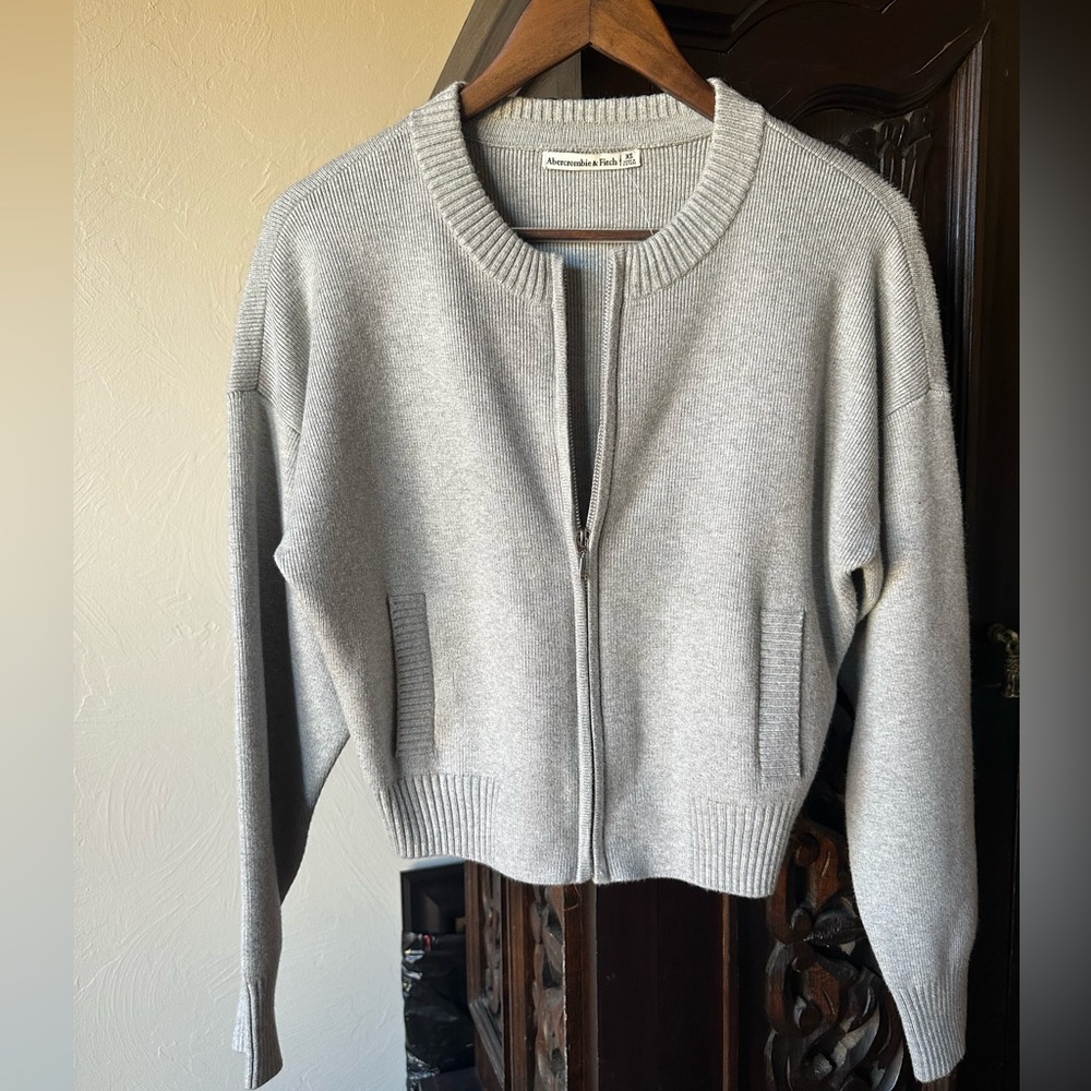 ABERCROMBIE & FITCH Women's Zip-Up Cardigan Sweater